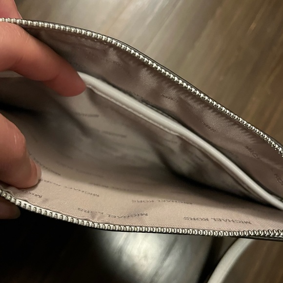 Michael Kors Clutch - White & Silver Floral Print - Picture 4 of 7